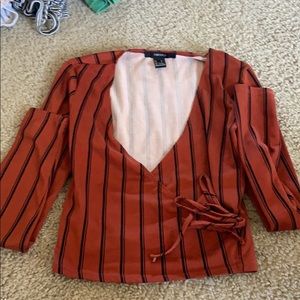 Long sleeve cropped tie shirt